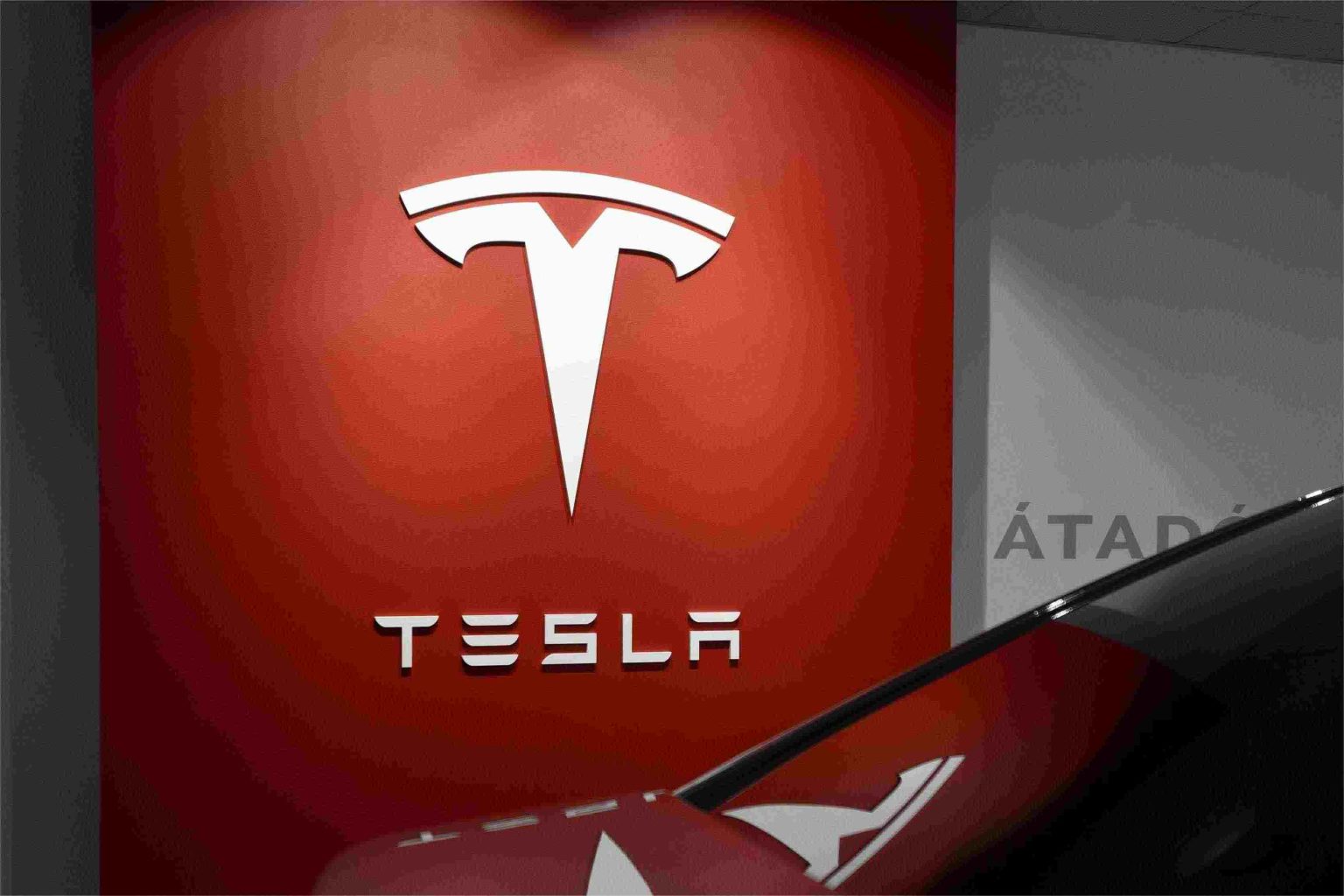 How long does Tesla battery last in Australia?